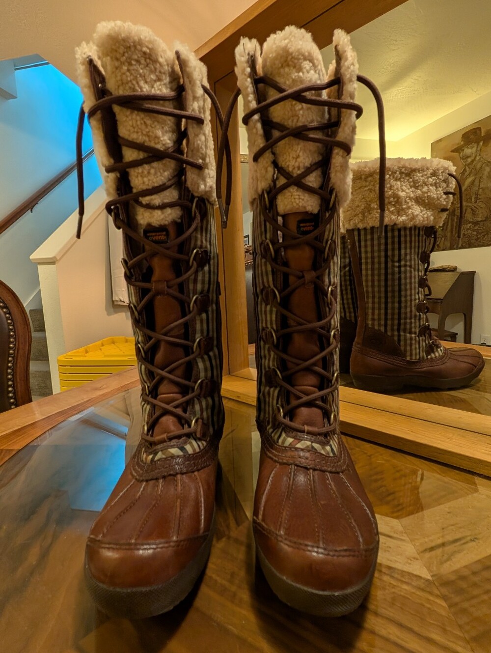 UGG Australia Women's Size 9.5 Edmonton Lace Up Brown Leather Plaid Boot